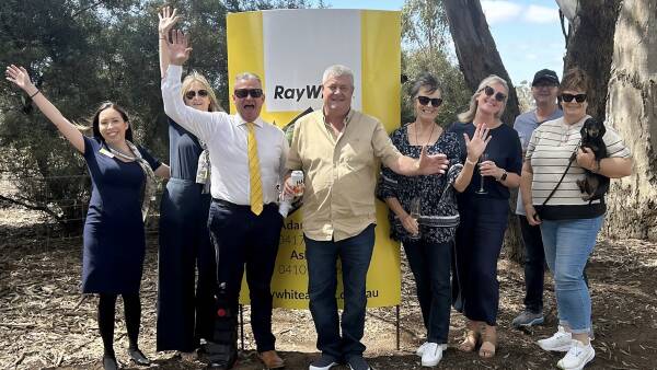 Four bidders fight it out for waterfront block near the Grampians