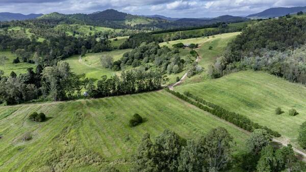 Latara a remarkable property for high-value cropping and grazing | Video